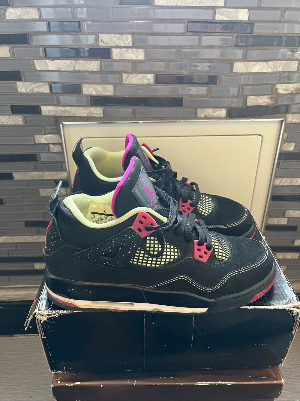 Nike Air Jordan 4 Retro GS Fuschia, Black, Lime - 7Y